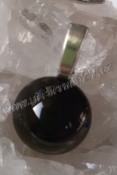 Zářicí skleněný přívěsek- Tajemná černá, velikost 20mm - Kliknutím na obrázek zavřete