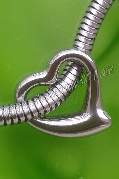 Korálek z chirurgické oceli - Vzdušné srdce - Kliknutím na obrázek zavřete